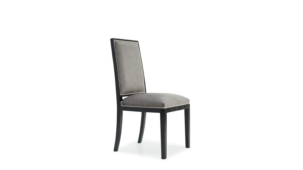 Silla Bruni todo tapizada Tela 1,10m Cuero 2,40m2, Un diseño simple y despojado, con tachas que realzan su estilo y personalidad. Fabricada con madera de Guindo y tapizada en pana. *** Todos nuestros productos son 100% customizables ***