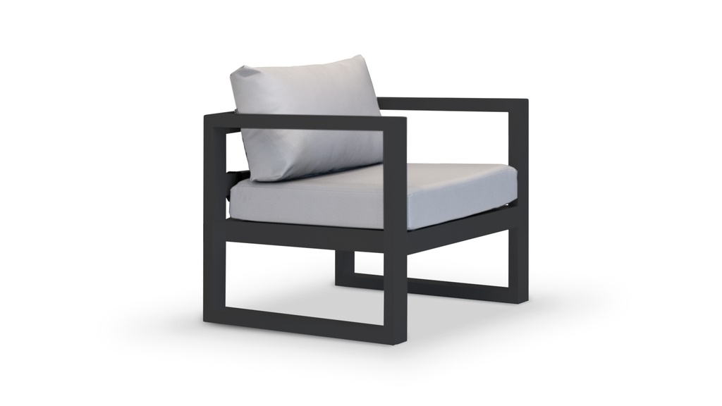 SOFA ALMA 1 CUERPO Gris Grafito Tela 3m A 0,80 P 0,80 H 0,75,  Estructura fabricada en aluminio con recubrimiento poliuretánico en dos terminaciones: blanco o grafito. Tapizado con telas náuticas en color Gris Plata. Se recomienda no exponerlo a la intemperie de manera directa cuando no esté en uso. De lo contrario se deberá utilizar una funda protectora. Aviso: Para prolongar su vida útil, recomendamos retirar los almohadones y guardarlos cuando no estén en uso