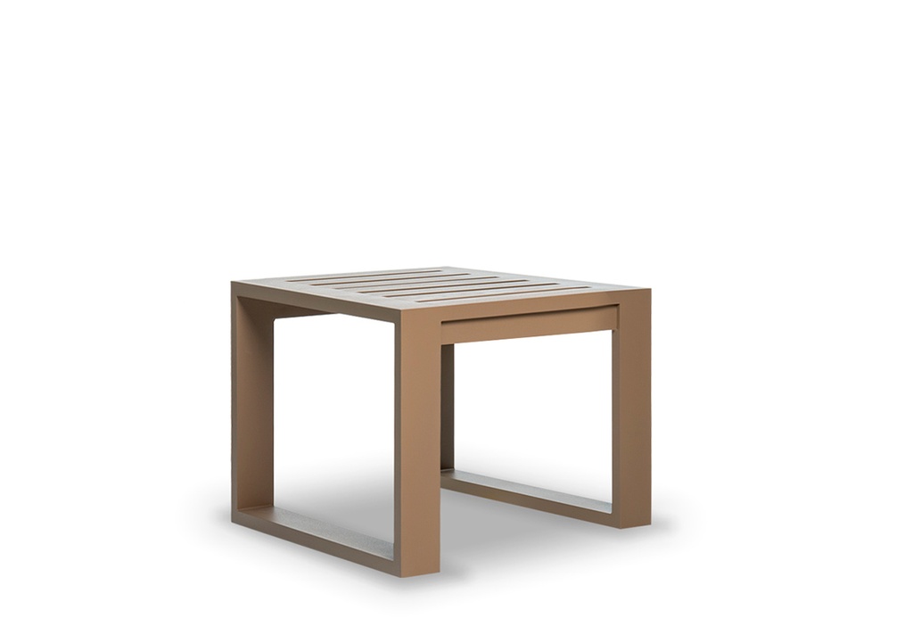 MESA LATERAL BRERA Negro, Fendi A 0,55 P 0,55 H 0,55, Estructura fabricada en aluminio con recubrimiento poliuretánico en terminación de color Fendi. Se recomienda no exponerlo a la intemperie de manera directa cuando no esté en uso. De lo contrario se deberá utilizar una funda protectora