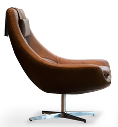 [SL70-021] Sillon Less  Nacional Tela 3,50m Cuero 7,40m2, un sillón diseñado para combinar a la perfección un estructura metálica y asiento curvo, tapizado en cuero. ** Todos nuestros productos son 100% customizables **