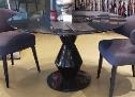[MC.087-8] MESA DE COMEDOR MILADY REDONDA DIAM 1,50 H 0,76, Fabricada en madera de Guindo, terminada con laca poliuretánica color negro billante. *** Todos nuestros productos son 100% customizables **