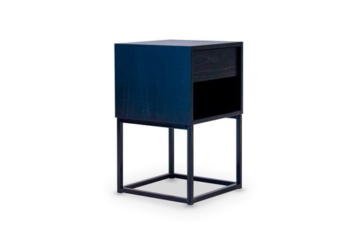 [MNLSS 033] MESA DE LUZ CHICA MINIMAL A 0,40 P 0,40 H 0,65, Base fabricada en hierro, pintada en color negro semimate. Estructura de madera terminada en poliuretano negro, interior de cajones en paraíso poro abierto negro semimate. ***Este productos es 100% customizable***