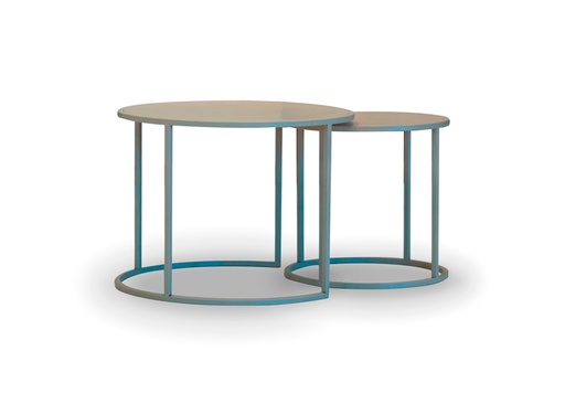 [EXT.70-120] CONJUNTO DE MESAS DE CENTRO CERDEGNA Hierro Gris Medio DIAM 0,60 H 0,43 Y DIAM 0,43 H 0,42, Base y tapa fabricada en hierro pintado en color gris medio epoxi. Tamaño de mesa alta: 45cm x 60cm x 45cm. Tamaño de mesa baja: 41cm x 43cm x 41cm. Este producto debe ser utilizado en espacios semicubiertos o galerías. No exponerlo a la intemperie de manera directa. Se recomienda utilizar una funda protectora.