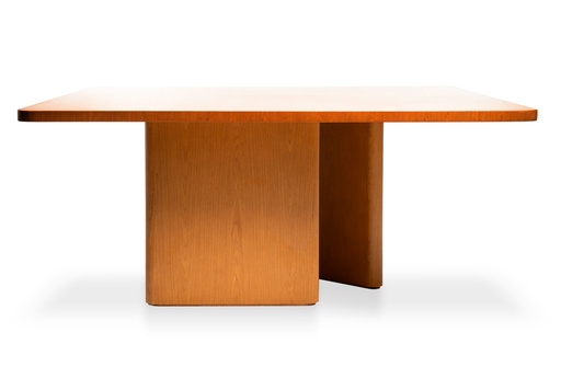 [MC.101-1] MESA DE COMEDOR CUADRADA GANTT A 1,80 P 1,80 H 0,76,Fabricada íntegramente en madera. Enchapada en cerezo reconstituido, con lustre natural. Este producto forma parte de la colección G diseñada en conjunto con el estudio de arquitectura Leone Loray y fabricada por Fontenla