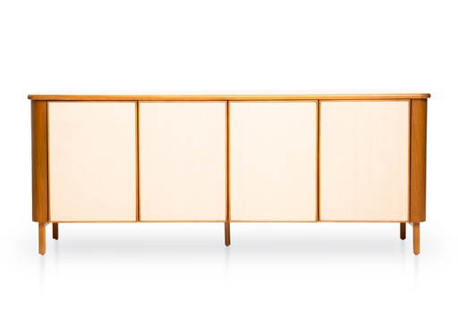 [AP.035] APARADOR GANTT,  Fabricado íntegramente en madera. Enchapado en cerezo reconstituido, con lustre natural y rafia. Este producto forma parte de la colección G diseñada en conjunto con el estudio de arquitectura Leone Loray y fabricada por Fontenla.