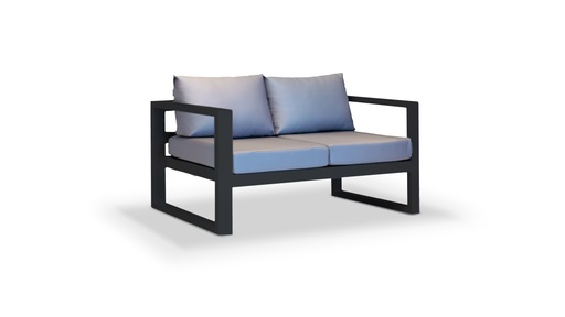 [EXT.70-010] SOFA ALMA 2 CUERPOS Gris Grafito Tela 5,50m A 1,47 P 0,80 H 0,75,Estructura fabricada en aluminio con recubrimiento poliuretánico en dos terminaciones: blanco o grafito. Tapizado con telas náuticas en color Gris Plata. Se recomienda no exponerlo a la intemperie de manera directa cuando no esté en uso. De lo contrario se deberá utilizar una funda protectora. Aviso: Para prolongar su vida útil, recomendamos retirar los almohadones y guardarlos cuando no estén en uso.