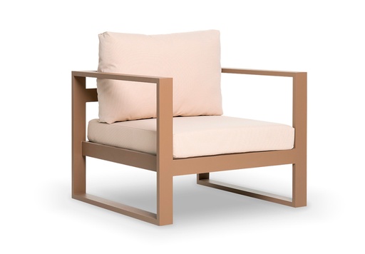 [EXT.70-112] SILLON BRERA 1 CUERPO Negro o Fendi Tela 3,00 m A 0,90 P 0,90 H 0,70, Estructura fabricada en aluminio con recubrimiento poliuretánico en terminación color Fendi. Tapizado con telas náuticas. Se recomienda no exponerlo a la intemperie de manera directa cuando no esté en uso. De lo contrario se deberá utilizar una funda protectora. Aviso: Para prolongar su vida útil, recomendamos retirar los almohadones y guardarlos cuando no estén en uso.