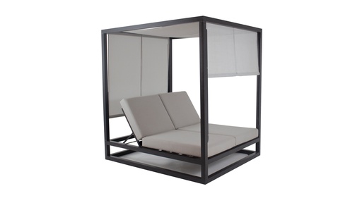 [EXT.70-112-6] CAMASTRO BRERA Negro, Fendi Tela 16m A 1,60 P 1,90 H 2,00, Estructura fabricada en aluminio con recubrimiento poliuretánico en terminación color negro. Tapizado con telas náuticas. Se recomienda no exponerlo a la intemperie de manera directa cuando no esté en uso. De lo contrario se deberá utilizar una funda protectora. Aviso: Para prolongar su vida útil, recomendamos retirar los almohadones y guardarlos cuando no estén en uso.