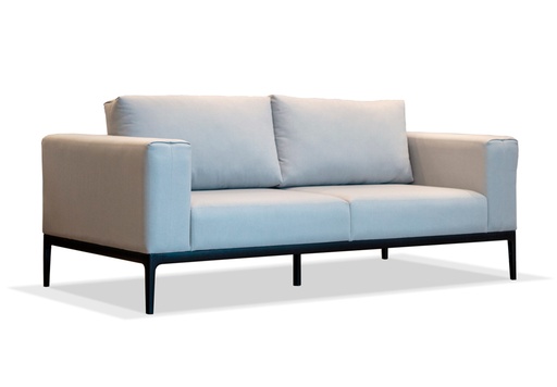 [EXT.70-099-4] SOFA MOOD 2 CUERPOS CON 2 APOYABRAZOS INCLUYE FUNDA Tapizado y base en Aluminio Tela Mueble 10m Tela Funda 10m A 2,06 P 1,03 H 0,70,Estructura fabricada en aluminio con recubrimiento poliuretánico terminada con pintura electroestática en color negro. Tapizado con telas náuticas. Incluye funda. Este producto debe ser utilizado en espacios semicubiertos o galerías. No exponerlo a la intemperie de manera directa.