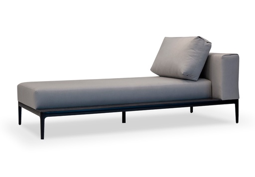 [EXT.70-099-6] CHAISE LONGUE MOOD INCLUYE FUNDA Tapizado y base en Aluminio  Tapa Dekton Kelya Tela Mueble 5m Tela Funda 5m A 2,06 P 1,03 H 0,70, Estructura fabricada en aluminio con recubrimiento poliuretánico terminada con pintura electroestática en color negro. Tapa realizada en Dekton Kelya. Tapizado con telas náuticas. Incluye funda. Este producto debe ser utilizado en espacios semicubiertos o galerías. No exponerlo a la intemperie de manera directa.