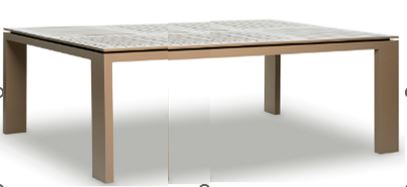 [EXT.70-210] MESA DE COMEDOR BRERA RECTANGULAR, A 2,50 P 1,00 H 0,73,Estructura fabricada en aluminio con recubrimiento poliuretánico en terminación de color Fendi. Se recomienda no exponerlo a la intemperie de manera directa cuando no esté en uso. De lo contrario se deberá utilizar una funda protectora