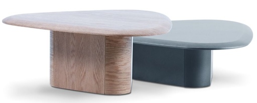 [IM.0658] Conjunto Mesa de Centro Esencia, Set formado por dos unidades fabricadas en madera de guindo. Una posee una terminacion íntegra con lustre natural, mientras que la otra cuenta con terminación laqueada metalizada que le brinda elegancia y sofisticación. Medidas: Mesa lustrada: 0,90 x 0,86 x 0,25 Mesa laqueado metalizado: 0,90 x 0,86 x 0,35 *Estos productos no son customizables*