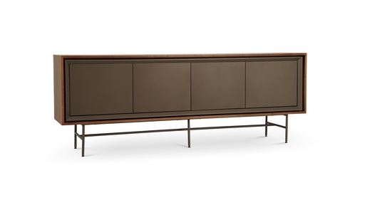 [IM.0649] Aparador Brad,  Fabricado en madera laqueada semimate al frente y en lustre natural en el exterior, patas realizadas en hierro. *Este producto no es customizable*