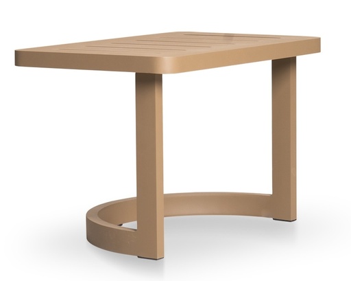 [EXT.70-218] MESA LATERAL BALI Fendi A 0,74 P 0,50 H 0,50, Estructura fabricada en aluminio con recubrimiento poliuretánico en terminación Fendi. Se recomienda no exponerlo a la intemperie de manera directa cuando no esté en uso. De lo contrario se deberá utilizar una funda protectora